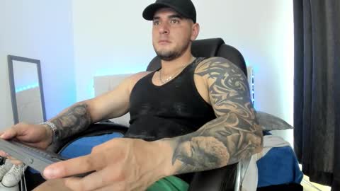 Snapshot of teylor_creed chatting on December 2025 06:23:01 PM teylor creed online show from December 2025 06:23:01 PM