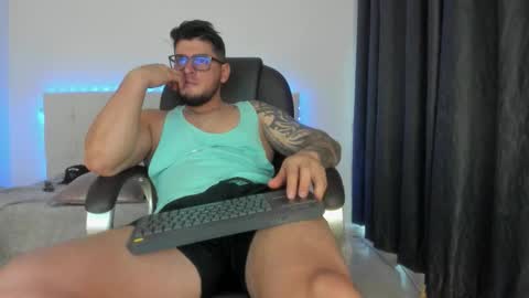 Snapshot of teylor_creed chatting on February 2026 11:01:02 PM teylor creed online show from February 2026 11:01:02 PM