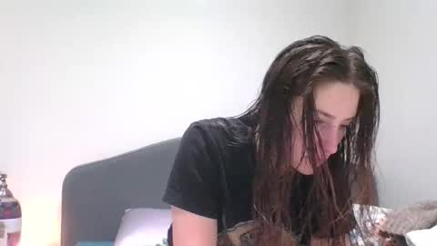 Tessa online show from February 2026 05:01:02 AM