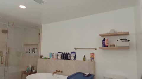 babygirlmami online show from November 2025 04:31:02 PM