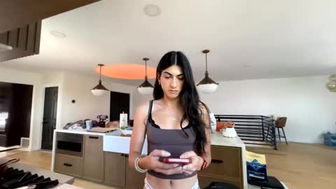 Snapshot of tgirltoesx chatting on April 2026 06:25:01 PM babygirlmami online show from April 2026 06:25:01 PM