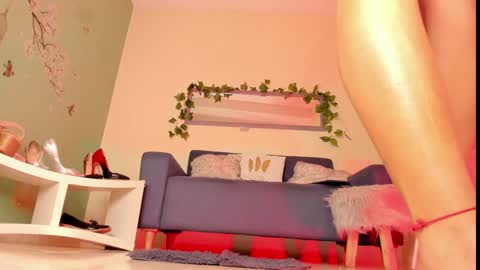 Thais online show from January 2025 12:13:01 PM