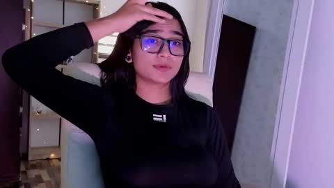 Snapshot of thalia_066 chatting on December 2024 04:38:01 PM thalia online show from December 2024 04:38:01 PM