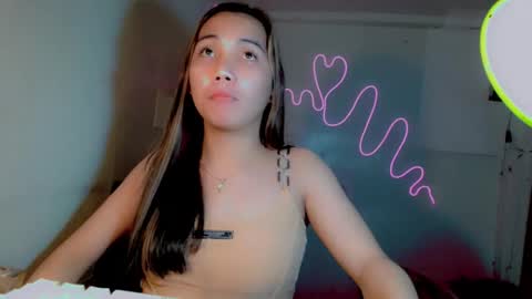 Snapshot of thalia_sunshine chatting on November 2025 01:08:02 AM Thalia online show from November 2025 01:08:02 AM