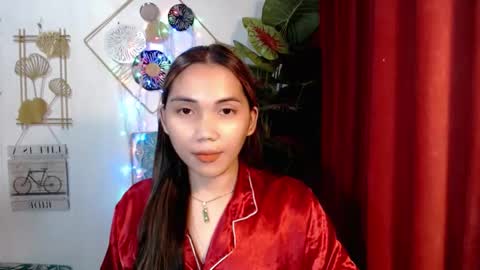 Snapshot of thalia_sunshine chatting on December 2025 04:35:02 PM Thalia online show from December 2025 04:35:02 PM