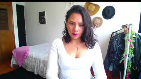 Snapshot of thaliacooper chatting on January 2025 06:59:02 PM online show from January 2025 06:59:02 PM