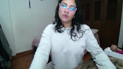 Snapshot of thaliacooper chatting on September 2025 11:59:02 PM online show from September 2025 11:59:02 PM