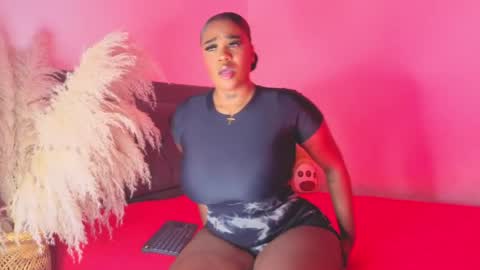 Snapshot of thalyanna_ebony chatting on May 2026 05:23:02 AM thalyanna_ebony online show from May 2026 05:23:02 AM