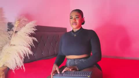 Snapshot of thalyanna_ebony chatting on May 2026 12:26:02 AM thalyanna_ebony online show from May 2026 12:26:02 AM