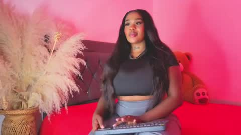 Snapshot of thalyanna_ebony chatting on May 2026 04:06:01 AM thalyanna_ebony online show from May 2026 04:06:01 AM
