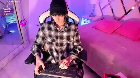 thanier_18 online show from February 2026 07:32:02 PM