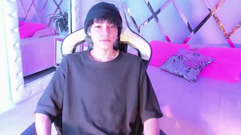 thanier_18 online show from February 2026 07:36:01 PM