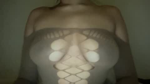 Melanie online show from November 2025 05:06:01 AM