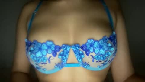 Melanie online show from April 2026 11:38:02 PM