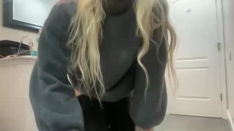 thatoneblondee online show from January 2026 01:00:02 AM