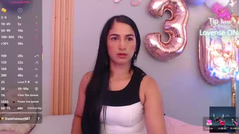 Snapshot of thayssa_ross chatting on April 2026 03:07:01 PM THAYSSA ROSS online show from April 2026 03:07:01 PM
