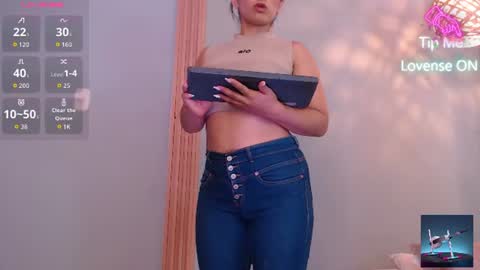 Snapshot of thayssa_ross chatting on June 2026 02:50:01 PM THAYSSA ROSS online show from June 2026 02:50:01 PM