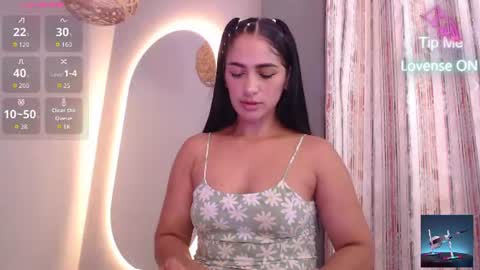 Snapshot of thayssa_ross chatting on June 2026 07:23:01 PM THAYSSA ROSS online show from June 2026 07:23:01 PM