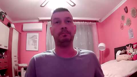 the_bee16 online show from May 2026 07:39:02 AM
