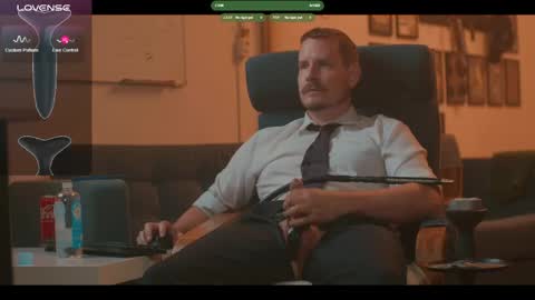 Snapshot of the_dilf chatting on May 2026 04:36:01 PM The DILF - online show from May 2026 04:36:01 PM