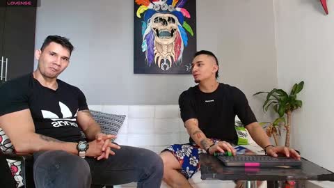 SCOTT  THEO  KAMERON  GENDERSON online show from December 2024 09:01:01 PM