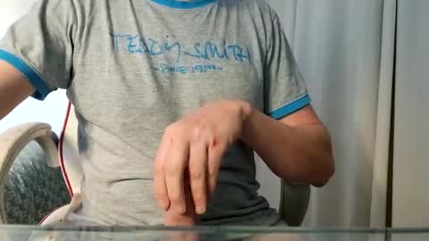 Snapshot of the_hard_baguette chatting on January 2025 02:51:02 PM La Baguette dure online show from January 2025 02:51:02 PM