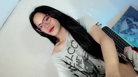 Snapshot of the_horny_bella chatting on February 2026 06:40:02 PM the_horny_bella online show from February 2026 06:40:02 PM