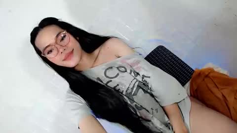 the_horny_bella online show from April 2026 05:21:01 PM