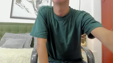 Snapshot of the_mark_king chatting on May 2026 05:18:01 PM T H E M A R K K I N G online show from May 2026 05:18:01 PM