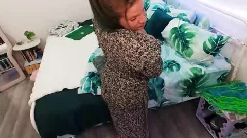 lina luna online show from January 2026 06:06:01 AM