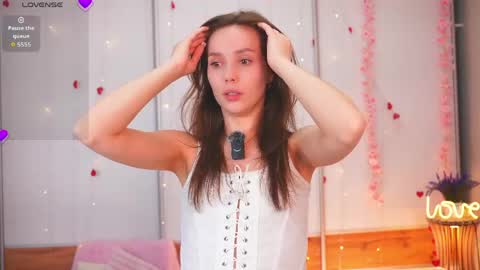 My name is Cynthia and Im very happy to see you in my sweet room  online show from May 2026 03:45:01 AM