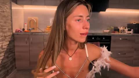 Snapshot of thearte1 chatting on September 2025 05:35:01 PM J online show from September 2025 05:35:01 PM