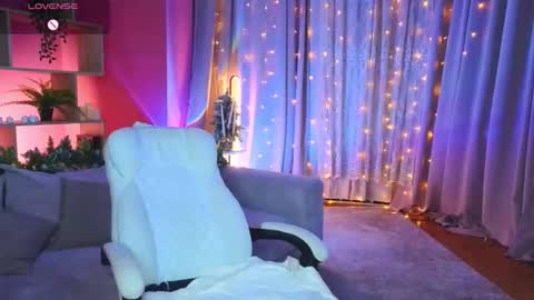 Lucy online show from December 2025 12:12:02 PM