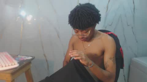 Snapshot of theblackflavor chatting on April 2026 02:25:01 PM Flavor online show from April 2026 02:25:01 PM