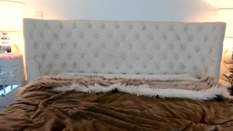 Jessica online show from October 2025 01:29:01 PM