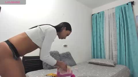 TheChicaNextDoor  online show from February 2026 11:12:01 PM