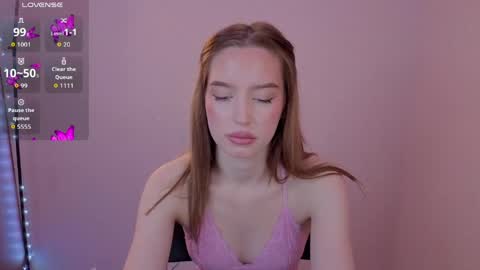 Olivia online show from April 2026 07:12:01 PM