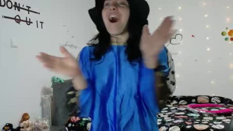 TheFarmergirl online show from October 2025 05:25:01 PM