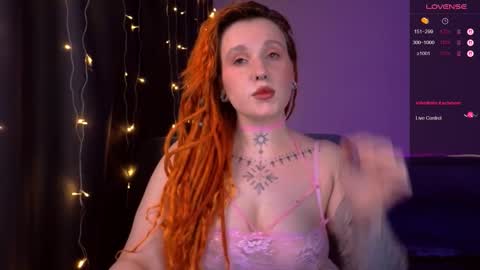 Snapshot of thefullredmoon chatting on February 2026 03:03:01 AM Moon online show from February 2026 03:03:01 AM