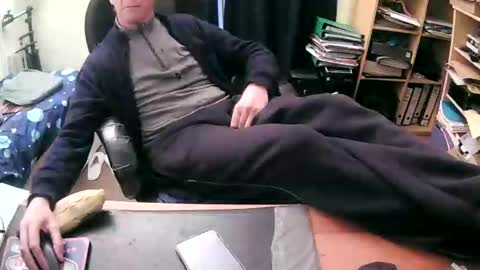 paul online show from November 2025 04:40:02 PM