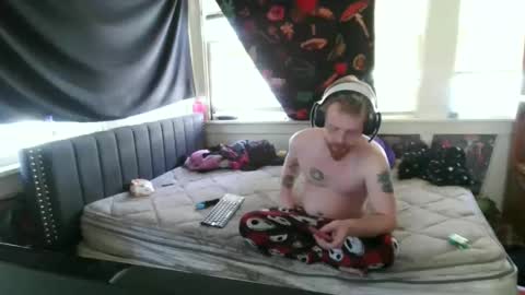 fuzzyfox online show from October 2025 06:50:02 PM