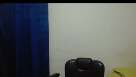 Snapshot of thehousedog chatting on June 2026 01:26:01 PM thehousedog online show from June 2026 01:26:01 PM