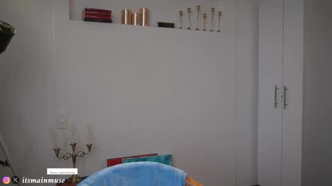 Iris online show from December 2025 09:34:02 PM