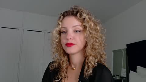 Lily Marie online show from November 2025 10:43:02 PM