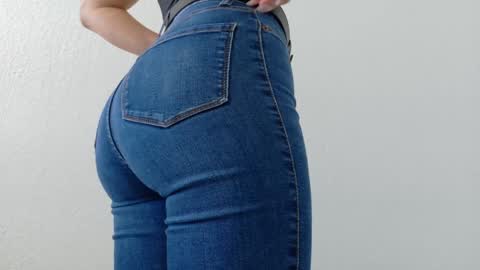 Lily Marie online show from April 2026 06:19:01 PM