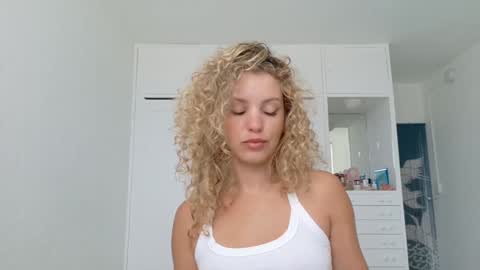 Lily Marie online show from June 2026 05:58:02 PM