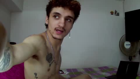 Snapshot of theking11220 chatting on February 2025 05:56:02 AM theking11220 online show from February 2025 05:56:02 AM