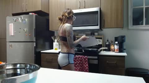 leilaaaa online show from June 2026 01:32:02 AM