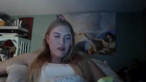 Little Bambii online show from November 2025 02:01:02 AM