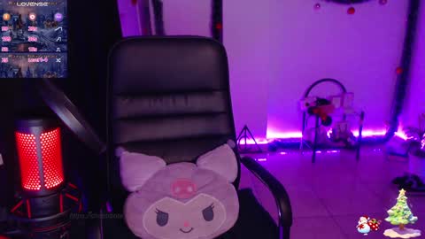 Snapshot of thelittlecherry_ chatting on December 2024 03:27:02 AM thelittlecherry_ online show from December 2024 03:27:02 AM